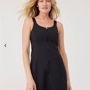 Black OV dress with zipper